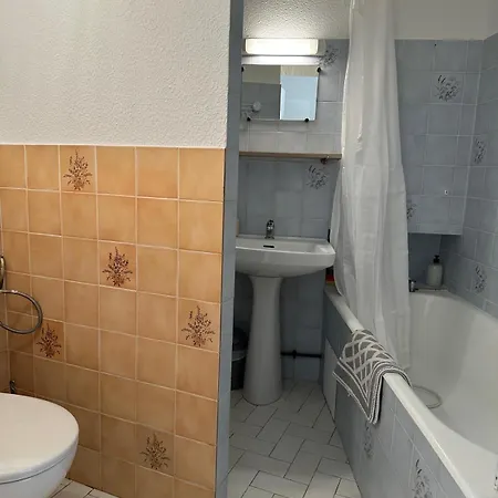 T2, 4 Couchages Avec Balcon, Proche De La Cure Thermale, Centre-ville Apartment